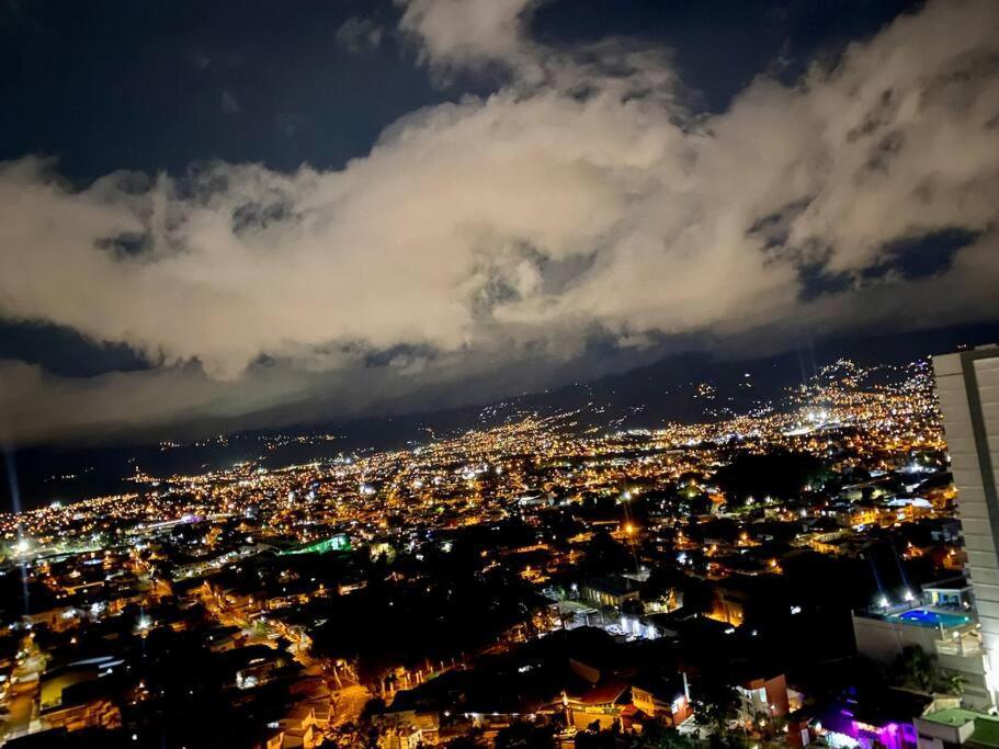 Penthouse En Los Yoses, Vista De Los Dioses Fast Wifi San José Zewnętrze zdjęcie