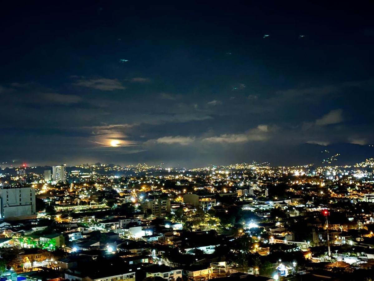 Penthouse En Los Yoses, Vista De Los Dioses Fast Wifi San José Zewnętrze zdjęcie